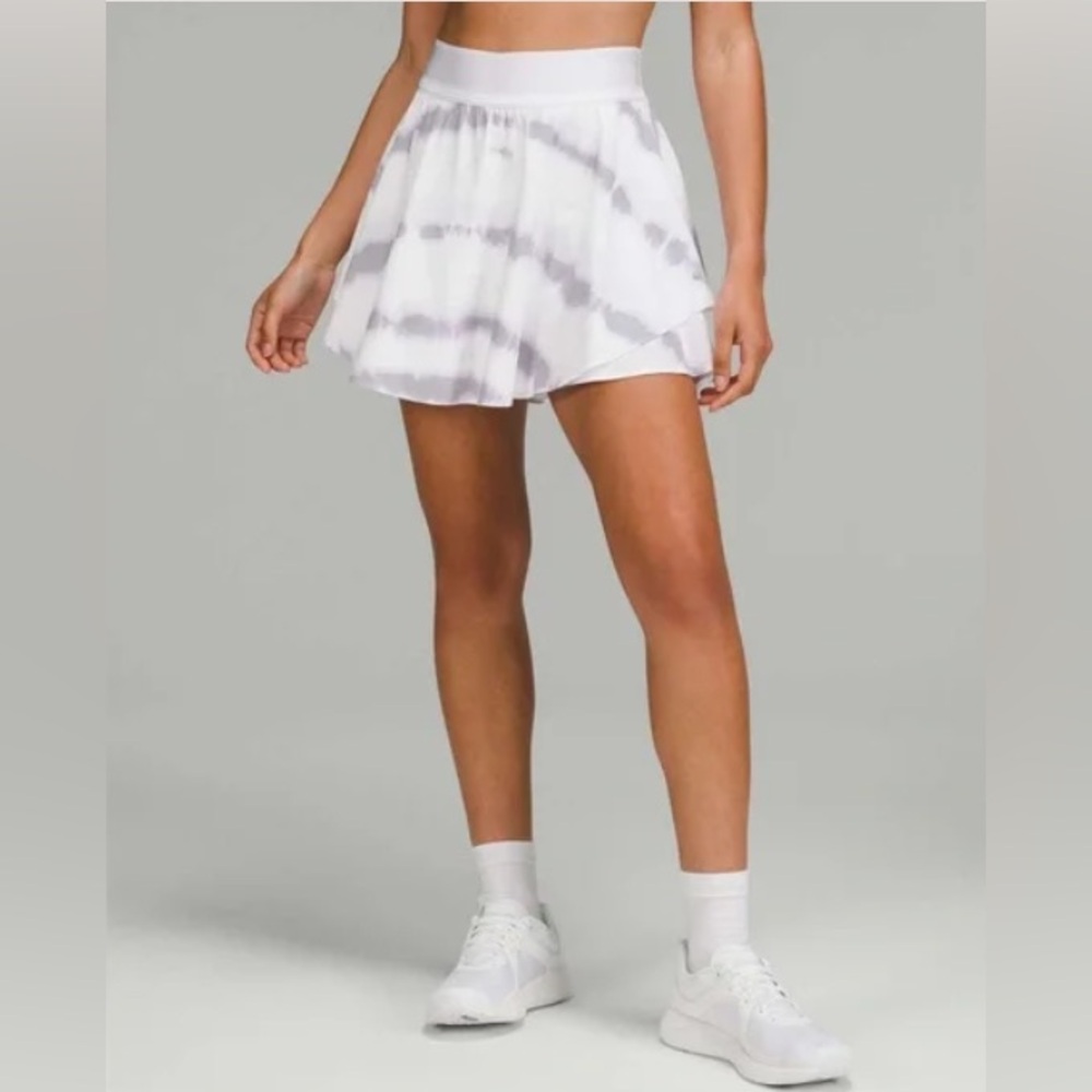 Lululemon Court Rival HR Skirt *Long TVLM 6 tennis skirt - bag included!